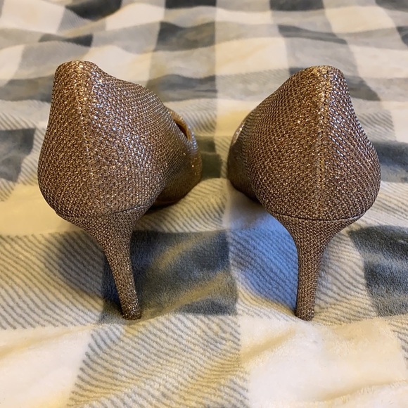 Jessica Simpson Glitter Pumps - Picture 5 of 8